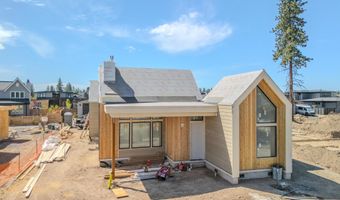 3325 NW Leavitt Ln, Bend, OR 97703