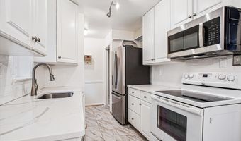 7116 WAYNE Dr, Annandale, VA 22003