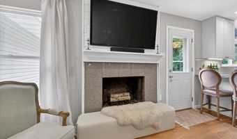 706 Clayworth Dr, Ballwin, MO 63011