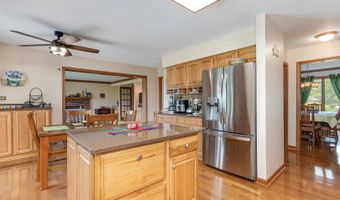 420 Fairway View Dr, Algonquin, IL 60102