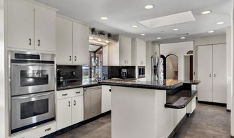 3181 Goldenspur Dr, Camarillo, CA 93010