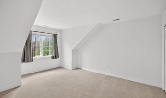 5 Blue Meadow Ct 5, Bourne, MA 02532
