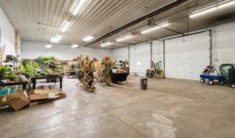 5276 Oakcrest Hill Rd SE, Riverside, IA 52327