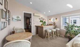 37 Seaview Ave, Branford, CT 06405