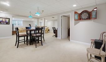 4 Hampshire Hills Dr, Bow, NH 03304