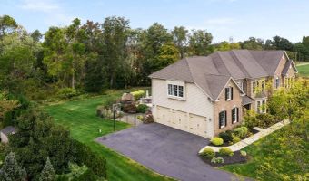 2 Sleepy Hollow Ct, Allentown, NJ 08501