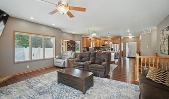 4942 Hemingway Dr, Ames, IA 50014