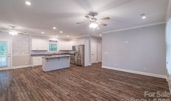 939 Old Stagecoach Rd, Camden, SC 29020