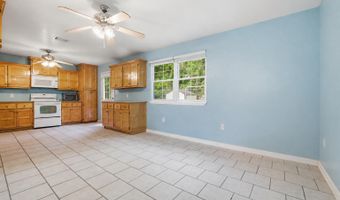 867 Washington St, Bay St. Louis, MS 39520