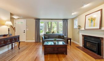 2 Doris Rd, Bedford, MA 01730