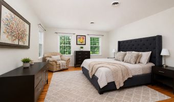 6 Valley Ct, Bethel, CT 06801