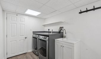 8217 CINDY Ln, Bethesda, MD 20817