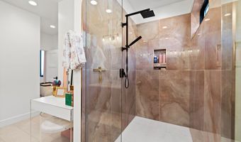 348 E HIDDEN LAKE Dr, Bountiful, UT 84010