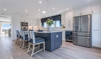 641 Bayview Dr, Aptos, CA 95003