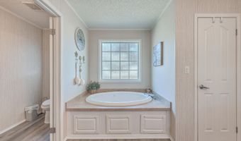 208 Catfish Landing Cir, Bonneau, SC 29431