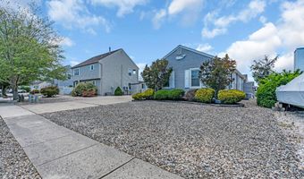 82 Spinnaker Ct, Bayville, NJ 08721