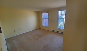 32 Cortland Cir, Bangor, ME 04401