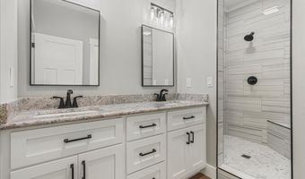 305 Shadows Lawn Dr, Athens, TN 37303