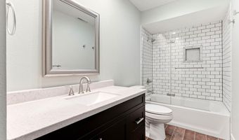 2516 White Oak Dr, Ames, IA 50014