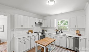 1915 Birchcrest Dr, Charlotte, NC 28205