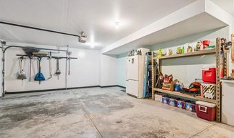 825 Kiowa Dr, North Liberty, IA 52317