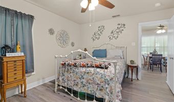 211 S Wickham St, Alvord, TX 76225