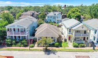 17 E 33rd St, Savannah, GA 31401
