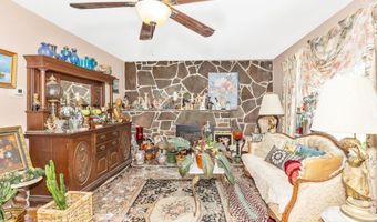 15 MAPLE Ave, Boonsboro, MD 21713