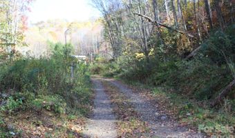 44 Toms Creek Rd, Bakersville, NC 28705