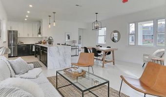 2501 CREST St, Alexandria, VA 22302