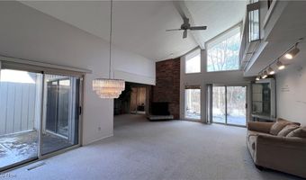 250 Laurel Cir 13, Aurora, OH 44202