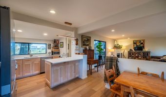 390 4TH St SW, Bandon, OR 97411