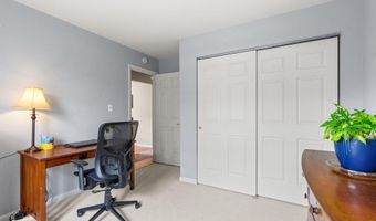 37 Wicken Sq, Albany, NY 12205