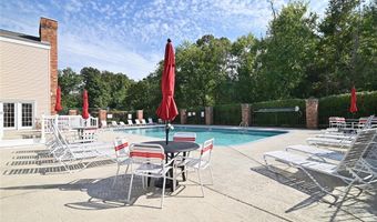 1005 Pocono Trl, Ballwin, MO 63021