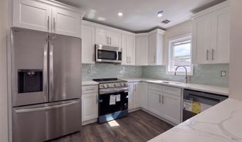 3323 Great Neck Rd, Amityville, NY 11701