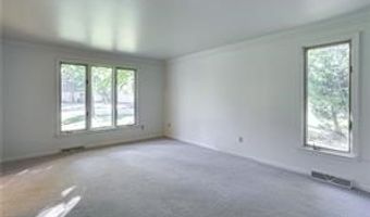 294 Little Robin Rd, Amherst, NY 14228