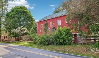 8893 LONGSWAMP Rd, Alburtis, PA 18011