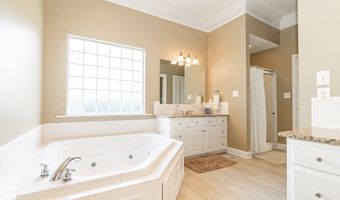 4533 La Costa Dr, Albany, GA 31721