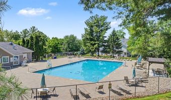 22 Smoke Rise Ln, Bedminster, NJ 07921