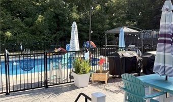 258 Misty Ln, Amherst, NY 14051