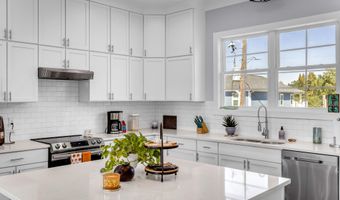 4063 Blue Jay St, Bay St. Louis, MS 39520