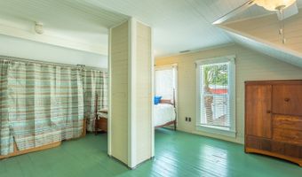 111 4th St, Apalachicola, FL 32320