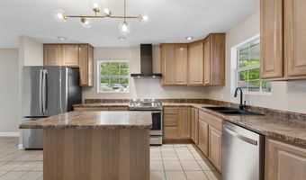 27 Chantilly Ter, Bay St. Louis, MS 39520