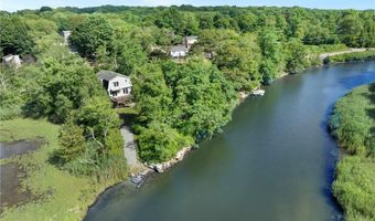 133 Bridgetown Rd, Narragansett, RI 02882