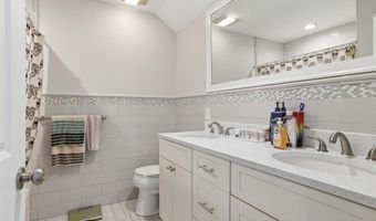 34 Meadow Ln, Amityville, NY 11701