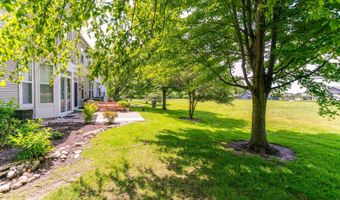2636 Pondview Dr, Algonquin, IL 60102