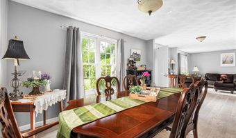 84 Country Hill Ln, North Kingstown, RI 02852