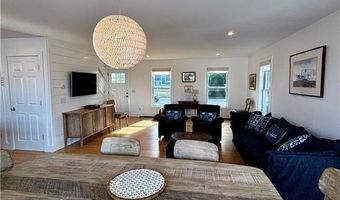 433 Wolcott Ave, Middletown, RI 02842