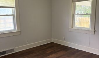 417 S Lincoln Ave, Aurora, MO 65605