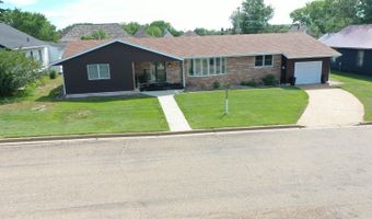 203 3rd Ave SW, Bowman, ND 58623
